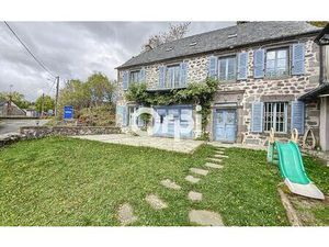 Maison Pierrefort 168 m² T-5 à vendre  249 000 €