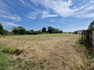 Vente terrain 1254 m² à Tonnay-Boutonne (17380)  26 000 €