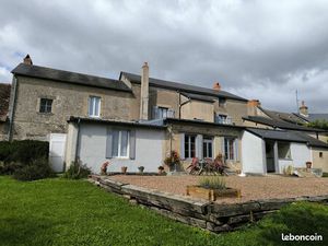 Propriété 11 pièces 256 m²