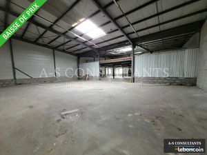 Local d'activité 697 m²