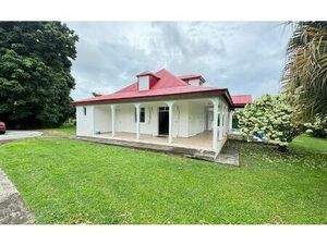 Location maison  m² T-5 à Capesterre-Belle-Eau  1 650 €