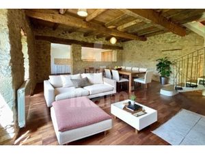 MAISON EN PIERRE T5 - TERRASSE ET COUR - ATELIER