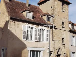 Vente immeuble 83 m² à Chantelle (03140)  88 000 €