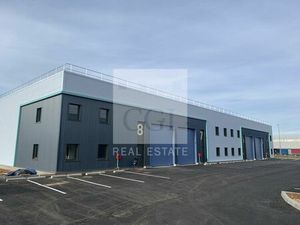Location commerce 1472 m² à Saint-Vulbas (01150)