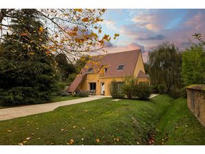 Vente maison 7 pièces 135 m² à Nogent-le-Roi (28210)  300 000 €