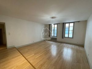 Location appartement 2 pièces 61.75 m² à Carpentras (84200)  495 €