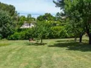 Vente terrain 750 m² à Morières-lès-Avignon (84310)  210 000 €