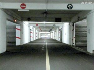 Particulier Loue GARAGE/BOX dans parking surveillé au Havre