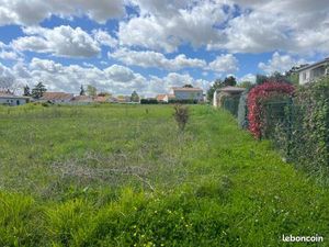 Terrain 4 450 m² Plassac