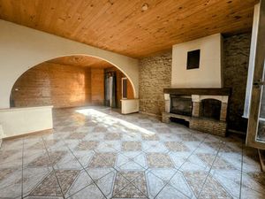 Maison d'habitation avec dépendances