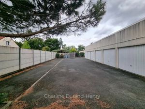 PLACE DE STATIONNEMENT - FLEURY-LES-AUBRAIS - PROCHE GARE