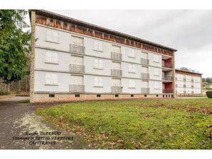 Vente immeuble 35 pièces 609 m² à La Guiche (71220)  140 400 €