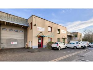 Location local d'activité 250m² dont 42m² de bureaux au Parc des Arpents