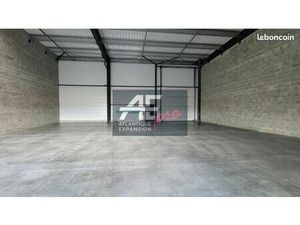 Local d'activité 368 m²