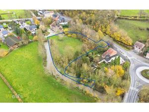 Terrain de 4.200 m² pour quatre maisons unifamiliales !