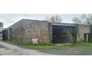 Grange  proche du centre de Gorges 80 M² sur terrain de 3008 M²