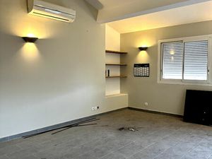 Immeuble d'environ 170m2  refait à neuf  sur 264m2 de parcelle !