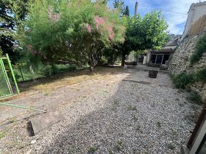 Location appartement 3 pièces 81.25 m² à Le Beaucet (84210)  850 €