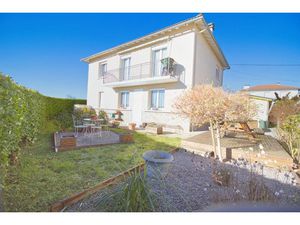 Vente maison 6 pièces 108 m² à Pleaux (15700)  120 000 €
