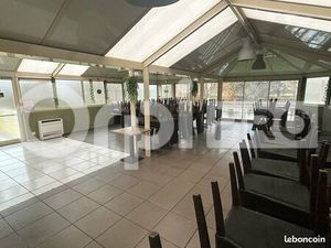 Local commercial 385 m²