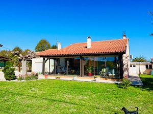 A 20 kms de Villeneuve/Lot  jolie maison de plain pied avec jardin et garage.