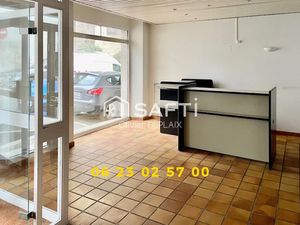 Vente locaux professionnels 9 pièces 225 m² à Nérac (47600)  175 500 €