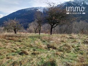 Terrain de montagne constructible 790 m²