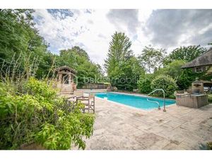 Demeure de 1 500 m² à Savigneux