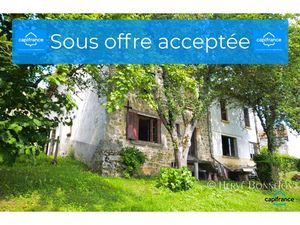 Maison à vendre LA MONNERIE LE MONTEL 10 pièce(s) 212m2 54 500€