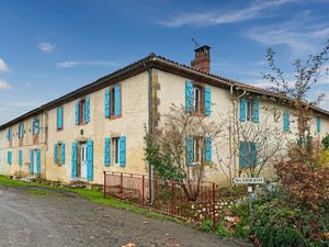 Immeuble à vendre RIGUEPEU 585m2 420 000€