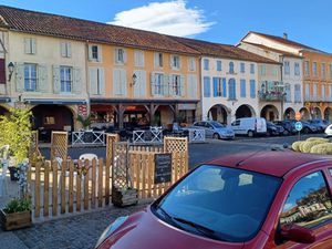 fonds de commerce à vendre MARCIAC 7 pièce(s) 411m2 139 000€