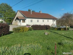 Belle appartement F3 75m² bien exposé chauffage et eau compris dans les charges