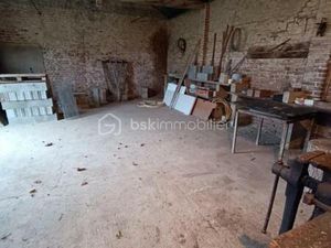 Grange mitoyenne de 50 m² à viabiliser