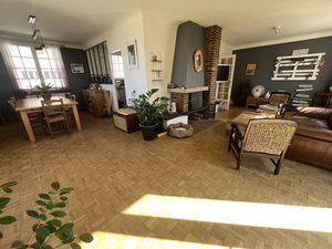 ref 23568 THOUARS Centre ville proche commerces maison 4 chambres de 115m² sur 418m² de te