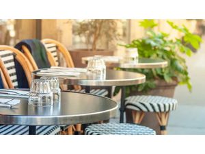 Fonds de commerce Magnifique restaurant brasserie proche Littoral  centre-ville. Affaire à