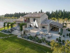 Maison de campagne de luxe de 10 pièces en location Saint-Rémy-de-Provence  Provence-Alpes