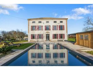 Maison 7 pièces 319 m²