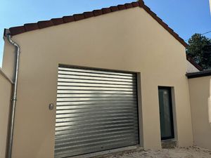 Location local commercial 1 pièce  100.00m²  Conflans