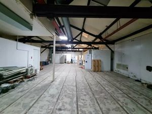 LOCAL COMMERCIAL 499 M² BATIMENT INDÉPENDANT A LOUER