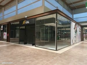 Local commercial 293 m²