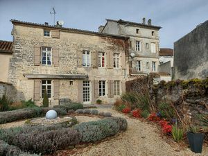 Maison à vendre à Villebois-Lavalette (16320) - Charente
