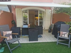 Location meublée appartement 1 pièce 26 m² à Sainte-Maxime (83120)  850 €