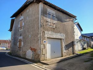 Vente maison 2 pièces 62 m² à Champagne-Mouton (16350)  48 500 €
