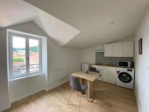 Location meublée appartement 1 pièce 34 m² à Mazamet (81200)  420 €