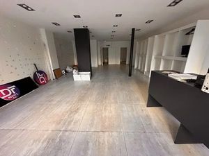 Avenue Ledru Rollin  une boutique disponible immédiatement en location pure !