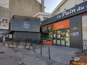 Location local commercial 170m2 Perpignan 66000 - 2850 € - Surface Privée