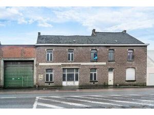 Entrepôt de 735m² + habitation à Gaurain.