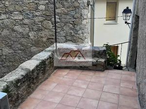 Vente maison 86 m² à Santa-Reparata-di-Balagna (20220)  170 000 €