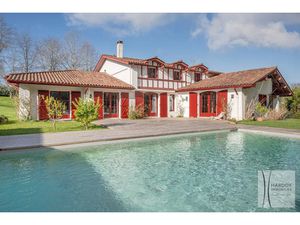 Vente maison 10 pièces 330 m² à Saint-Jean-de-Luz (64500)  1 890 000 €