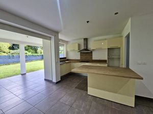 À vendre: villa récente au Lamentin - Idéale pour amoureux de la nature